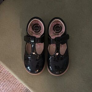 Livie and Luca size 11